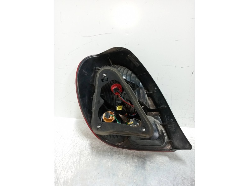 Recambio de piloto trasero derecho para toyota corolla (e11) 1.4 16v cat referencia OEM IAM 54596293  