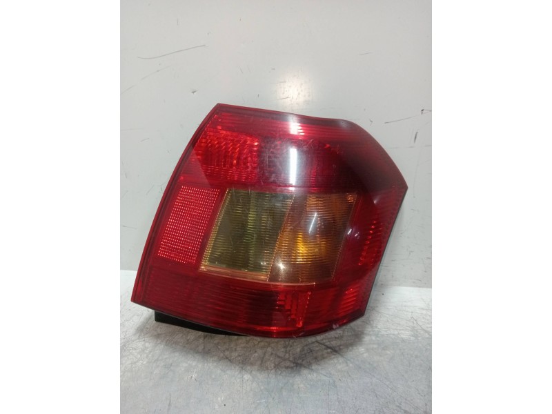 Recambio de piloto trasero derecho para toyota corolla (e12) 2.0 turbodiesel cat referencia OEM IAM   