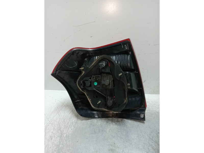 Recambio de piloto trasero derecho para toyota corolla (e12) 2.0 d-4d linea luna berlina referencia OEM IAM   