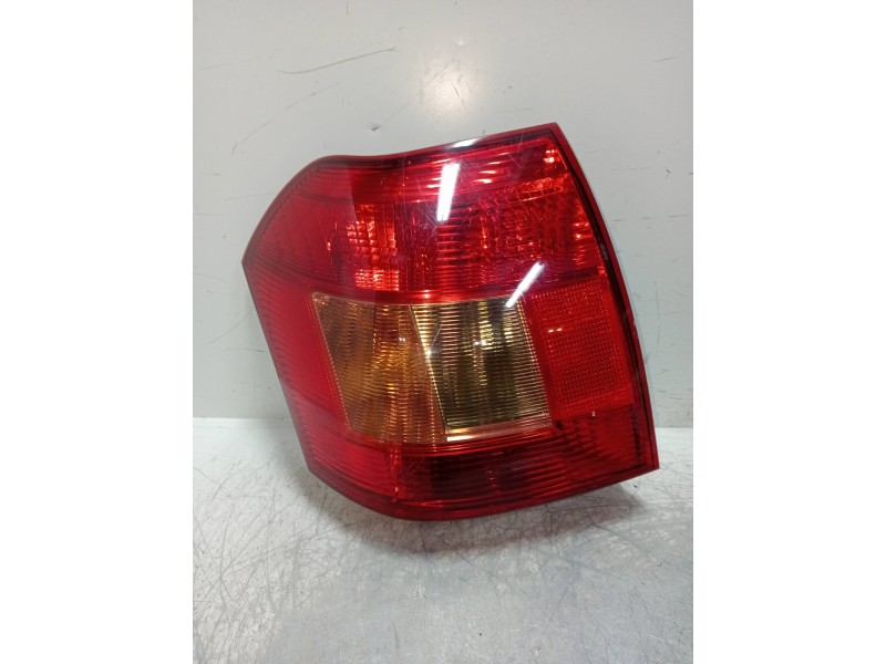 Recambio de piloto trasero izquierdo para toyota corolla (e12) 2.0 d-4d linea luna berlina referencia OEM IAM   