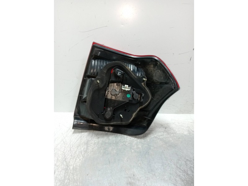 Recambio de piloto trasero izquierdo para toyota corolla (e12) 2.0 d-4d linea luna berlina referencia OEM IAM   
