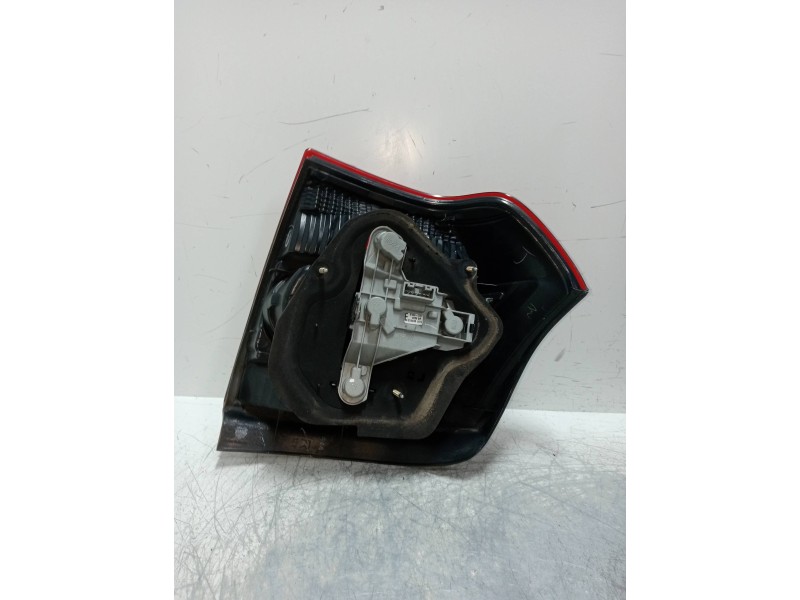 Recambio de piloto trasero derecho para toyota corolla (e12) 1.4 d-4d luna compact referencia OEM IAM   