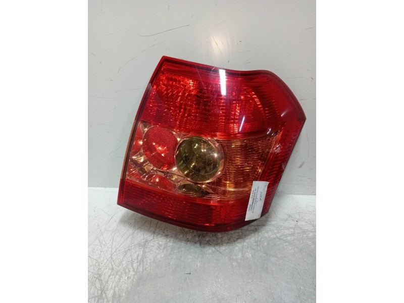 Recambio de piloto trasero izquierdo para toyota corolla familiar (e12) 1.4 d-4d luna referencia OEM IAM   