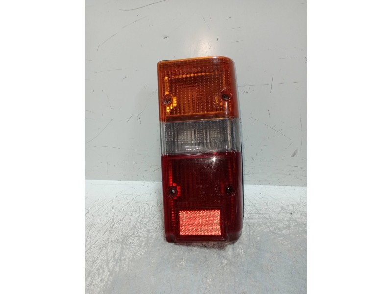 Recambio de piloto trasero derecho para toyota land cruiser 60 gx referencia OEM IAM   