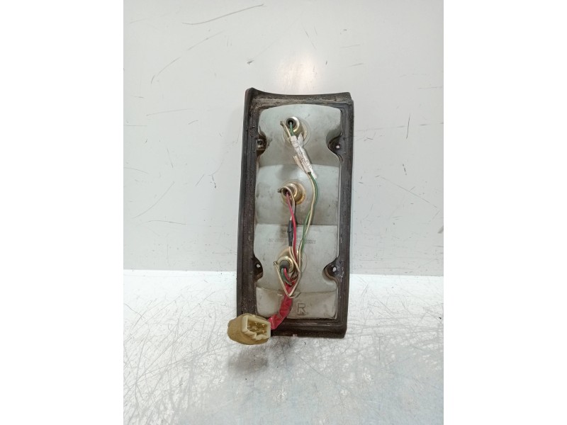 Recambio de piloto trasero derecho para toyota land cruiser 60 gx referencia OEM IAM   