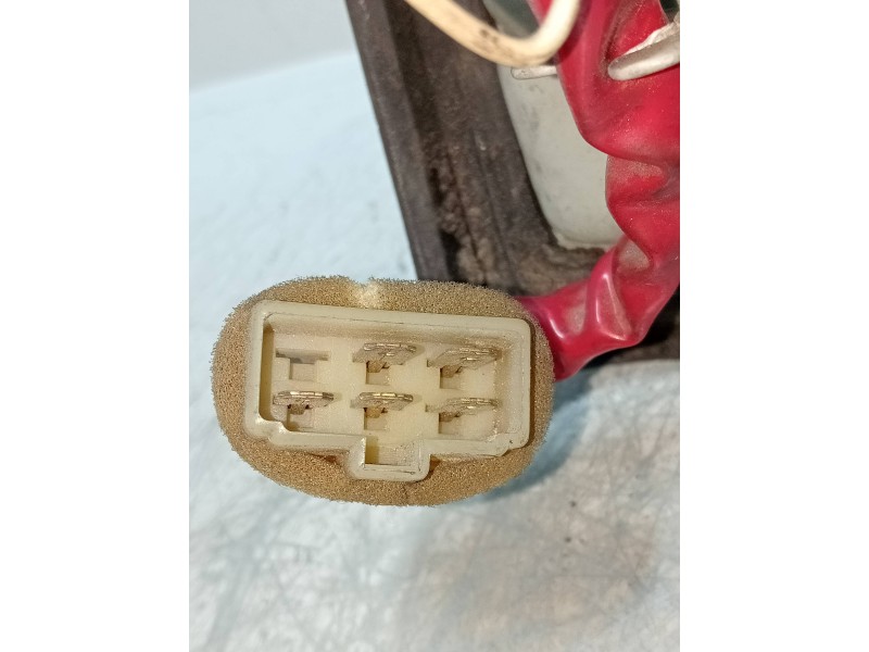 Recambio de piloto trasero derecho para toyota land cruiser 60 gx referencia OEM IAM   