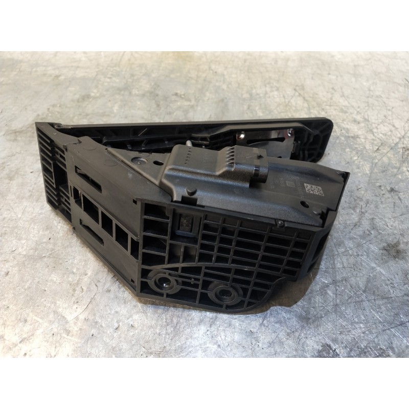 Recambio de potenciometro pedal para mercedes clase c (w205) lim. 2.1 cdi cat referencia OEM IAM A2033000004  