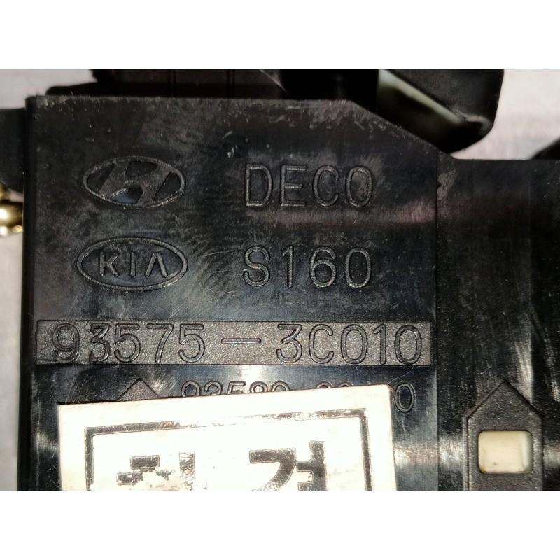 Recambio de mando elevalunas delantero derecho para hyundai santa fe (sm) 2.0 gls crdi referencia OEM IAM 935753C010  