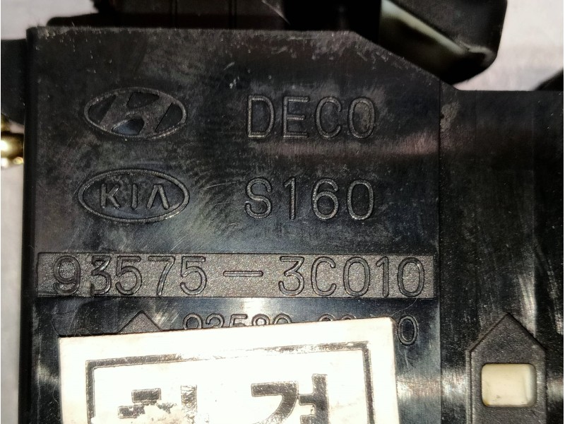 Recambio de mando elevalunas delantero derecho para hyundai santa fe (sm) 2.0 gls crdi referencia OEM IAM 935753C010  