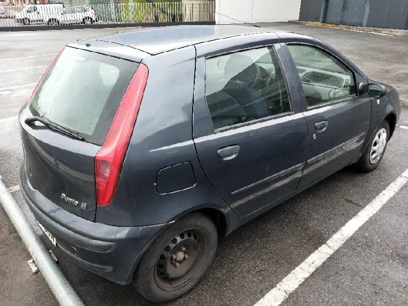 fiat punto berlina (188) del año 2001