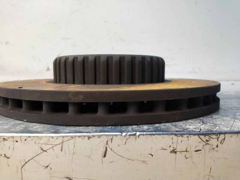 Recambio de disco freno delantero para mercedes clase c (w205) lim. 2.1 cdi cat referencia OEM IAM   VENTILADO