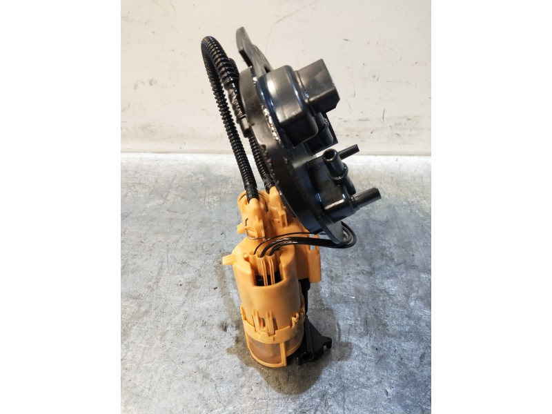 Recambio de bomba combustible para mercedes clase c (w205) lim. 2.1 cdi cat referencia OEM IAM A2054701694  