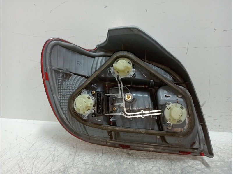Recambio de piloto trasero derecho para toyota yaris (ncp1/nlp1/scp1) 1.0 cat referencia OEM IAM   