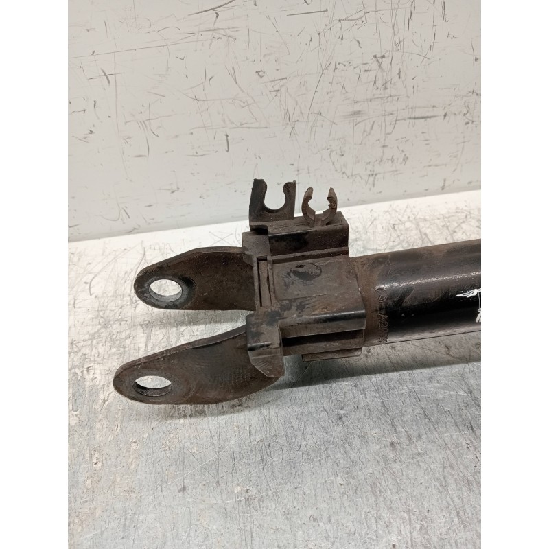 Recambio de amortiguador delantero derecho para mercedes clase c (w205) lim. 2.1 cdi cat referencia OEM IAM A2053200613  