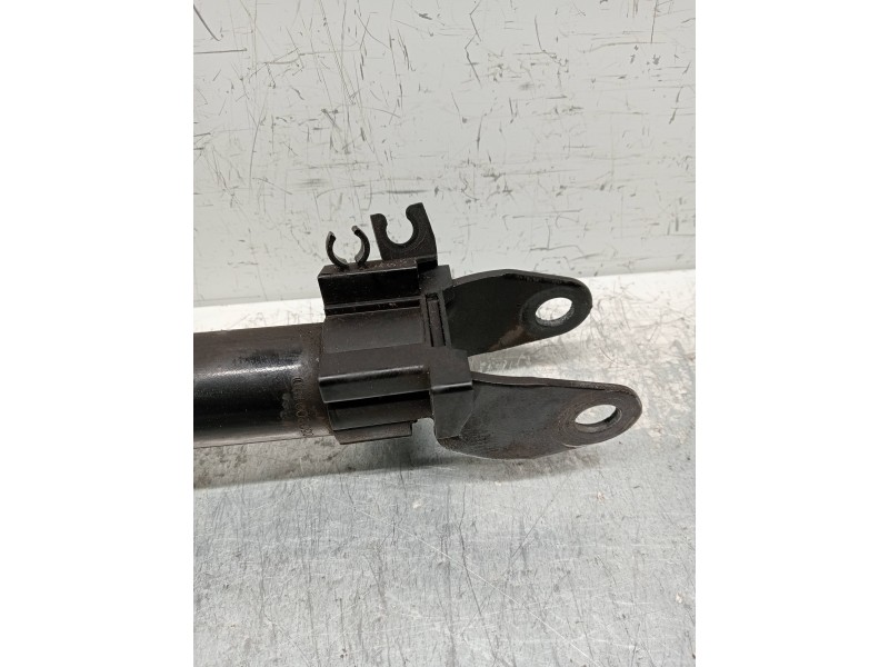 Recambio de amortiguador delantero izquierdo para mercedes clase c (w205) lim. 2.1 cdi cat referencia OEM IAM A2053200613  
