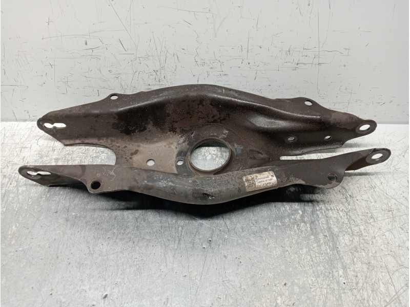 Recambio de brazo suspension inferior trasero izquierdo para mercedes clase c (w205) lim. 2.1 cdi cat referencia OEM IAM A205352
