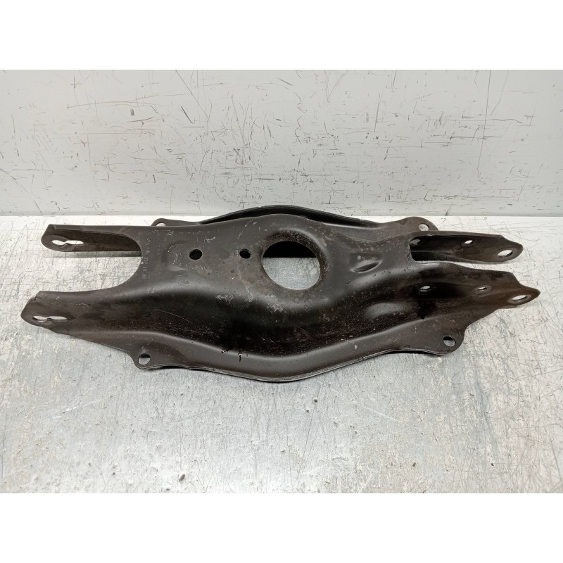 Recambio de brazo suspension inferior trasero izquierdo para mercedes clase c (w205) lim. 2.1 cdi cat referencia OEM IAM A205352