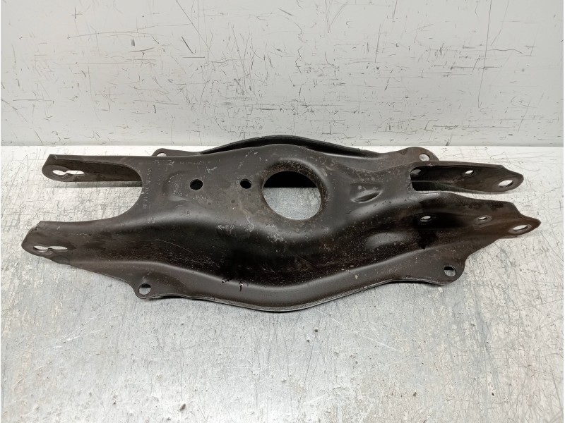 Recambio de brazo suspension inferior trasero izquierdo para mercedes clase c (w205) lim. 2.1 cdi cat referencia OEM IAM A205352