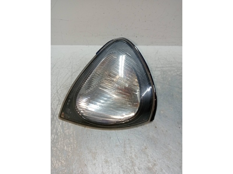 Recambio de piloto delantero derecho para toyota avensis berlina (t 22) 1.6 16v referencia OEM IAM   