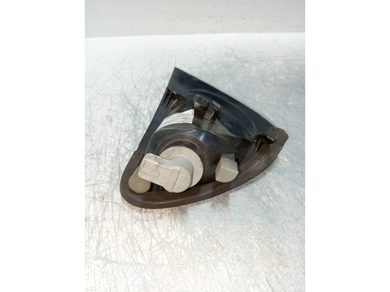 Recambio de piloto delantero derecho para toyota avensis berlina (t 22) 1.6 16v referencia OEM IAM   