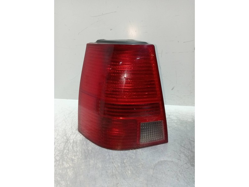 Recambio de piloto trasero izquierdo para volkswagen bora variant (1j6) 1.9 tdi referencia OEM IAM   