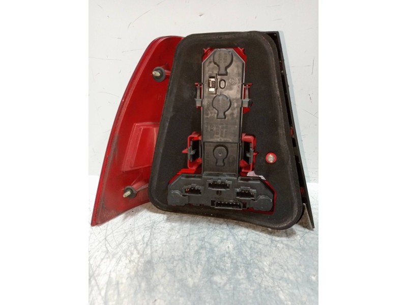 Recambio de piloto trasero derecho para volkswagen bora berlina (1j2) highline referencia OEM IAM 1J5945096AA  