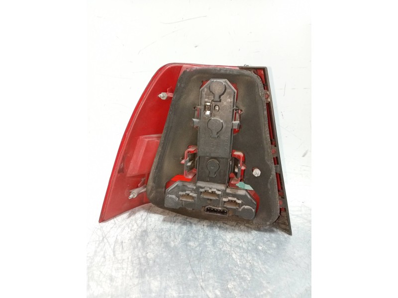 Recambio de piloto trasero derecho para volkswagen bora berlina (1j2) conceptline referencia OEM IAM   