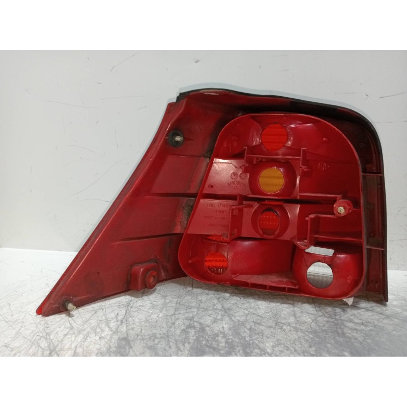 Recambio de piloto trasero derecho para volkswagen golf iv berlina (1j1) 1.9 tdi referencia OEM IAM   