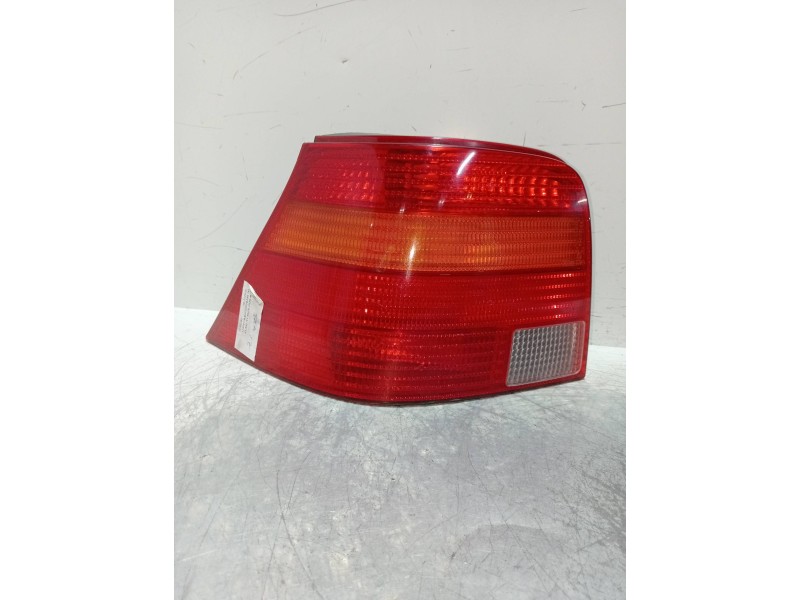 Recambio de piloto trasero izquierdo para volkswagen golf iv berlina (1j1) básico referencia OEM IAM 1J6945095Q  