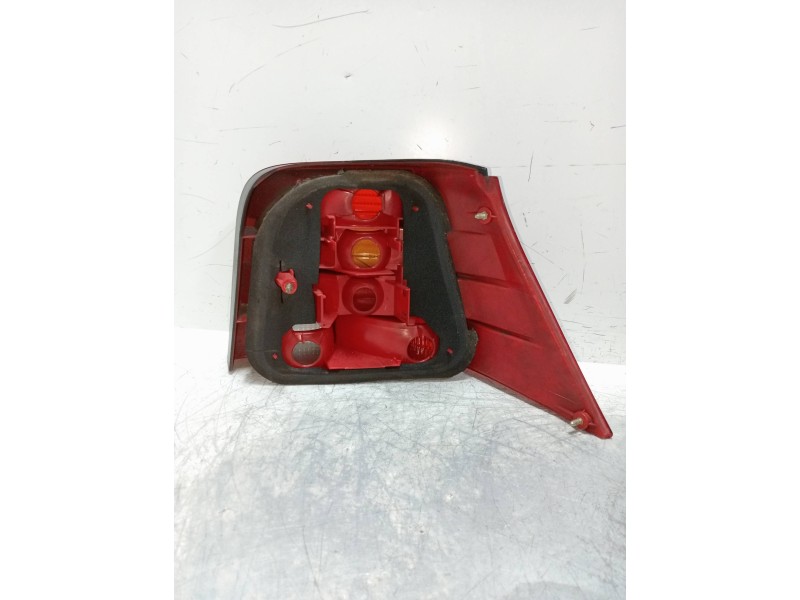 Recambio de piloto trasero izquierdo para volkswagen golf iv berlina (1j1) básico referencia OEM IAM 1J6945095Q  