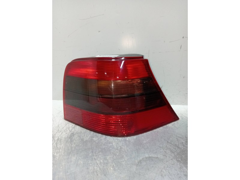 Recambio de piloto trasero derecho para volkswagen golf iv berlina (1j1) highline referencia OEM IAM 1J5945112T  