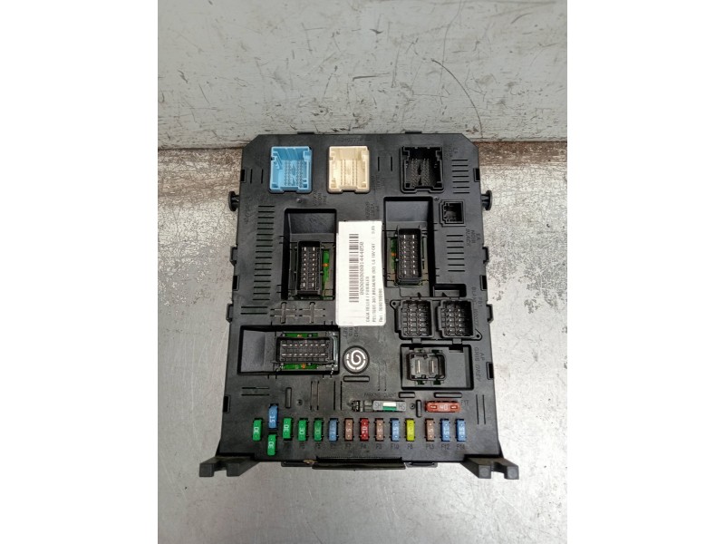 Recambio de caja reles / fusibles para peugeot 307 break/sw (s2) 1.6 16v cat referencia OEM IAM 9660105980 BSI2004 H0501230605
