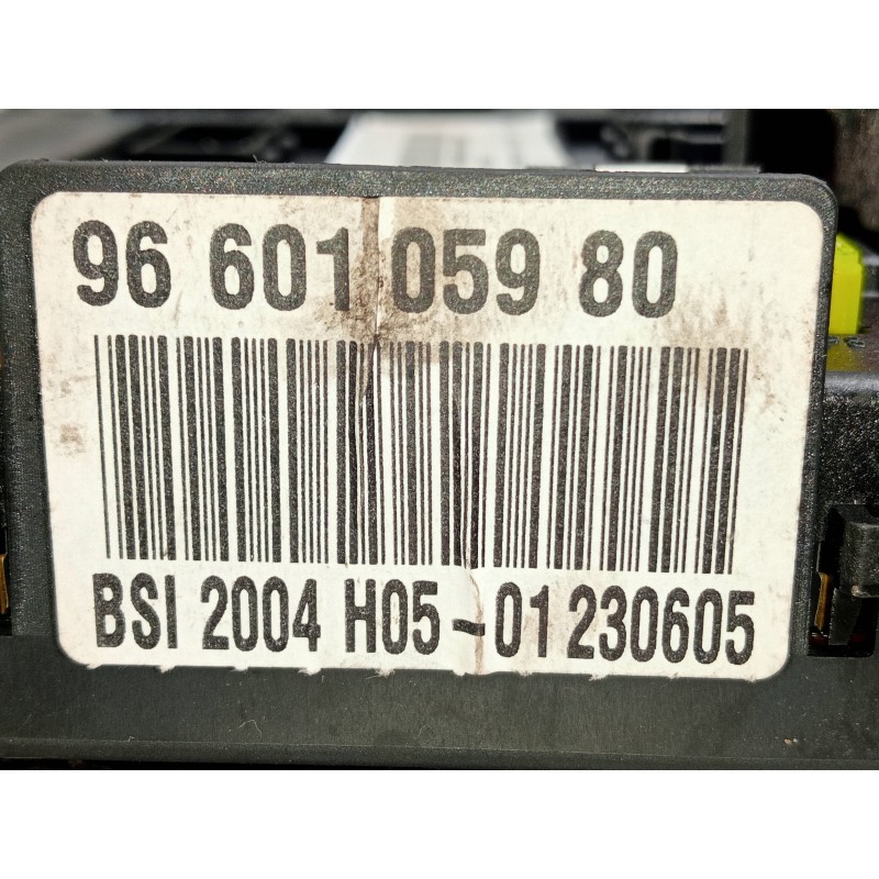 Recambio de caja reles / fusibles para peugeot 307 break/sw (s2) 1.6 16v cat referencia OEM IAM 9660105980 BSI2004 H0501230605