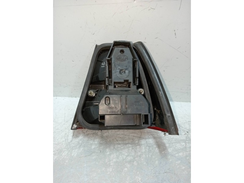 Recambio de piloto trasero izquierdo para volkswagen passat (321/23/27/31) arena referencia OEM IAM   