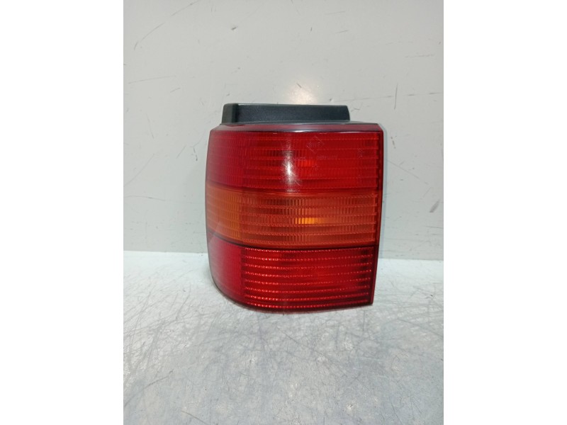 Recambio de piloto trasero izquierdo para volkswagen passat variant (3a5) 2.0 referencia OEM IAM 3A9945111  