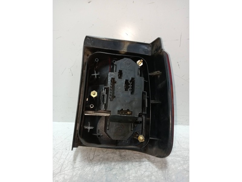 Recambio de piloto trasero izquierdo para volkswagen passat variant (3a5) 2.0 referencia OEM IAM 3A9945111  