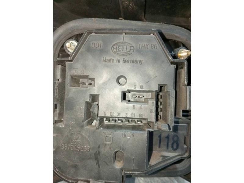 Recambio de piloto trasero derecho para volkswagen passat berlina (312) referencia OEM IAM    Recambio de piloto trasero derecho para volkswagen passat berlina (312) referencia OEM IAM