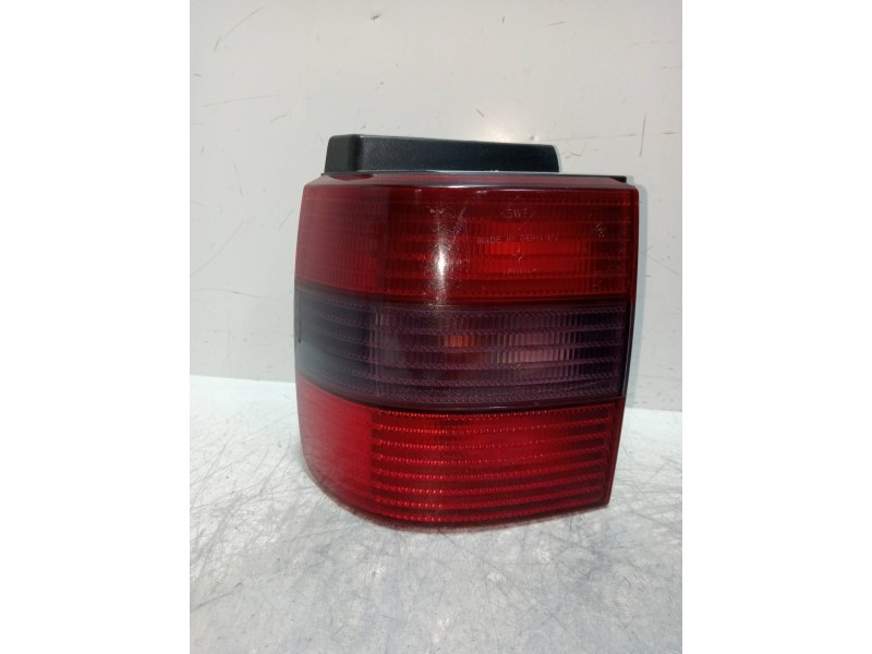 Recambio de piloto trasero izquierdo para volkswagen passat variant (3a5) davos referencia OEM IAM 3A9945111  