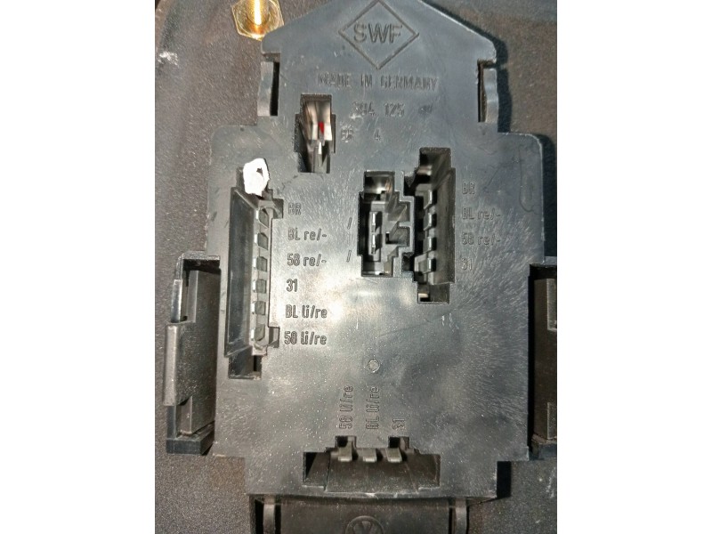 Recambio de piloto trasero derecho para volkswagen passat variant (3a5) davos referencia OEM IAM 3A9945112  