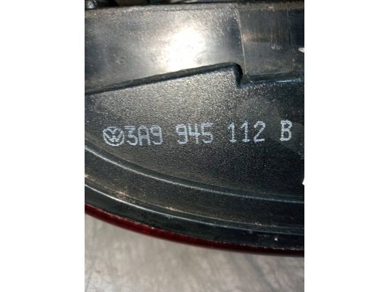 Recambio de piloto trasero derecho para volkswagen passat variant (3a5) davos referencia OEM IAM 3A9945112  
