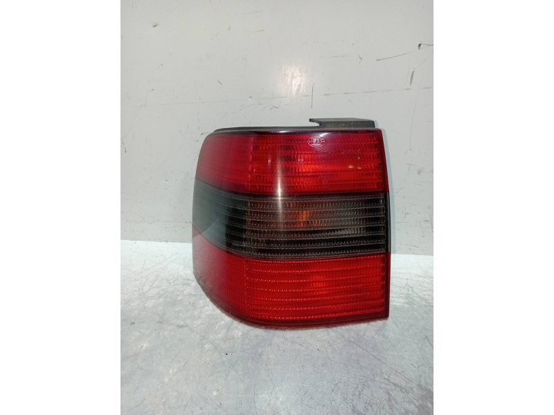 Recambio de piloto trasero izquierdo para volkswagen passat berlina (3a2) 1.9 tdi referencia OEM IAM 3A5945111B  