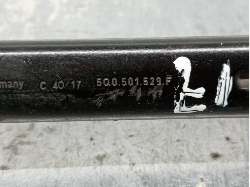 Recambio de brazo suspension superior trasero izquierdo para skoda superb (3v3) active referencia OEM IAM 5Q0501529F  