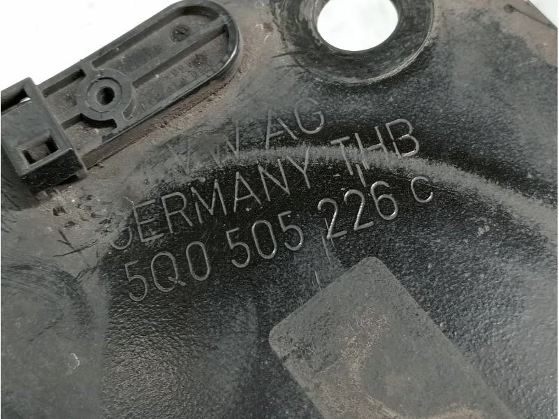 Recambio de brazo suspension superior trasero derecho para skoda superb (3v3) active referencia OEM IAM 5Q0505226C  