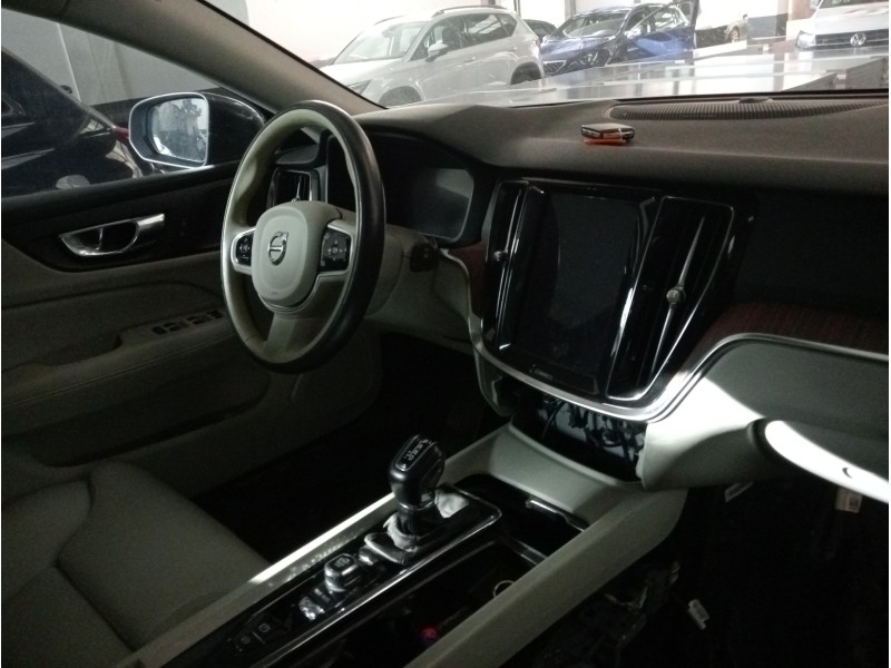 volvo v60 cross country del año 2020