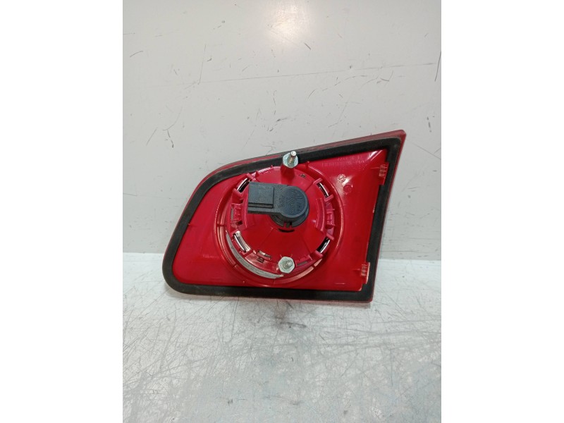 Recambio de piloto trasero izquierdo interior para volkswagen passat variant (3c5) 2.0 tdi referencia OEM IAM 3C9945093  