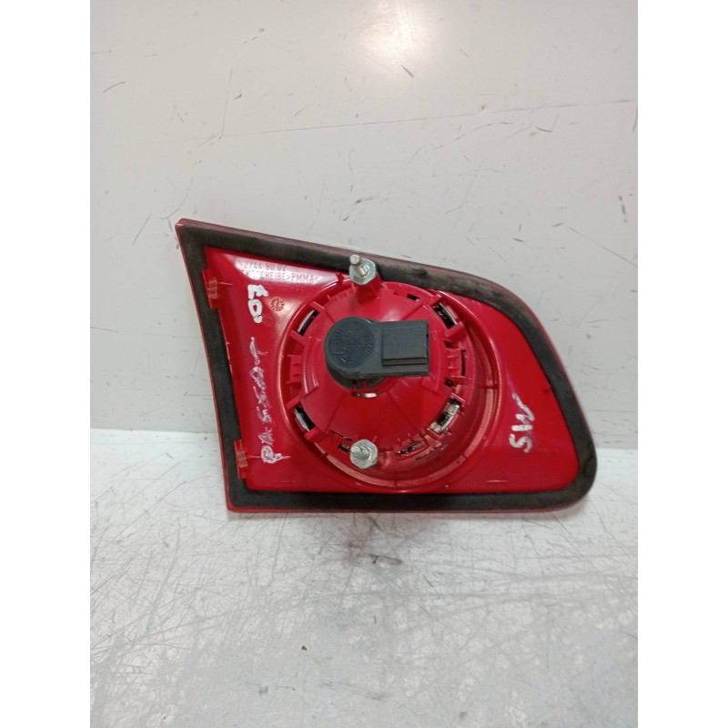 Recambio de piloto trasero derecho interior para volkswagen passat variant (3c5) 2.0 tdi referencia OEM IAM 3C9945094  