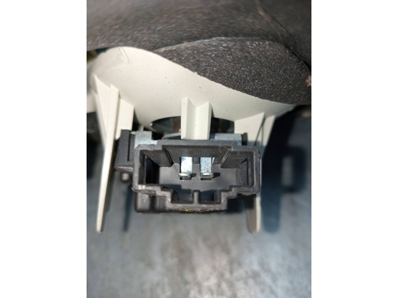 Recambio de piloto trasero derecho interior para volkswagen jetta (1k2) advance referencia OEM IAM   