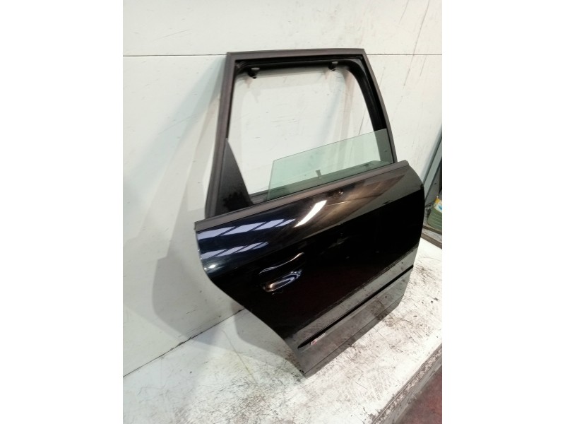 Recambio de puerta trasera derecha para audi a4 avant (8e) 2.0 tdi referencia OEM IAM   5P