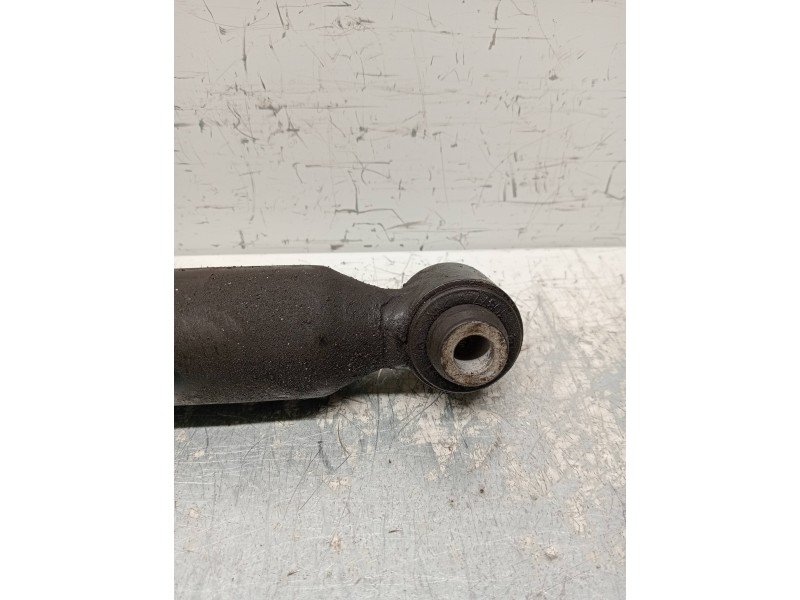 Recambio de amortiguador trasero izquierdo para mercedes clase c (w205) lim. 2.1 cdi cat referencia OEM IAM A2053207830  