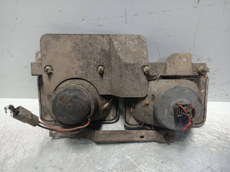 Recambio de faro derecho para nissan vanette (c 220) referencia OEM IAM   